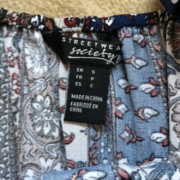 Off the shoulder romper - Picture 2 of 7